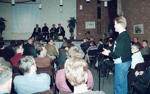 PUTTEN - De conferentie van ”Passie voor preken” in Putten werd gisteren druk bezocht. ’s Middags was er volop gelegenheid tot discussie en interactie. - Foto Bram(van(de(Tocht