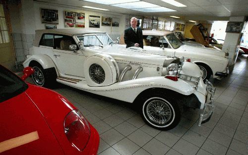 UTRECHT - De stal van autoverhuurbedrijf Meijers in Utrecht telt een dikke zestig exclusieve auto’s, van nostalgische oldtimers tot snelle sportwagens. Het beroemdste exemplaar in de collectie is een voormalige hofauto van prinses Juliana, de Rolls-Royce 