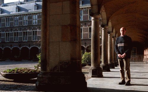 Dr. B. H. van den Braak: „Het zal voor CDA en PvdA niet gemakkelijk zijn in de Eerste Kamer samen een meerderheid te verwerven.” - Foto Gerrit Jan Hunnink