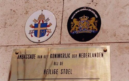 ROME - Muurschild van de Nederlandse ambassade bij de Heilige Stoel. - Foto RD