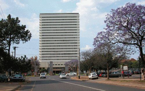 PRETORIA - In kerkelijke kringen in Zuid-Afrika is grote beroering ontstaan door een op handen zijnde ”Nieuwe Hervorming”. Op de foto: De universiteit te Pretoria. - Foto RD