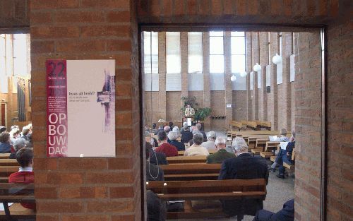 UTRECHT - ”Jezus uit beeld?” luidde zaterdag het thema tijdens de tweejaarlijkse Nederlands gereformeerde Opbouwdag in Utrecht. - Foto Erik Kottier