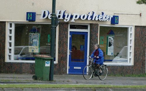 APELDOORN - Marktleider Rabobank en SNS Bank verhoogden woensdag hun hypotheekrente met 0,1 tot 0,3 procent. De verwachting is dat de tarieven dit jaar beperkt zullen stijgen. - Foto RD, Anton Dommerholt