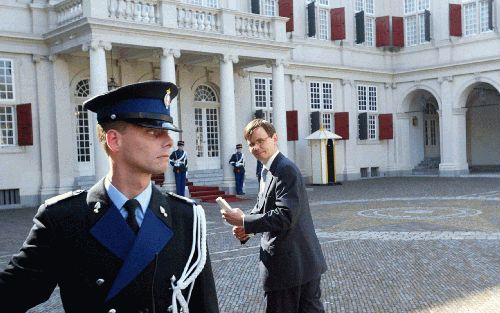 Rouvoet van de ChristenUnie komt dinsdagmiddag aan bij paleis Noordeinde in Den Haag. Dinsdag brengen alle fractievoorzitters uit de Tweede Kamer advies uit aan de koningin over de kabinetsformatie.