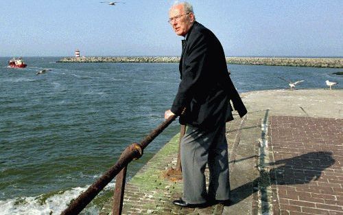 DEN HAAG - R. Hemmes, voorzitter van de stichting Genootschap Engelandvaarders, is nauw betrokken bij de totstandkoming van het gedenkteken voor Engelandvaarders dat donderdag werd onthuld op de Scheveningse boulevard. Hemmes, zelf Engelandvaarder: „Ze he