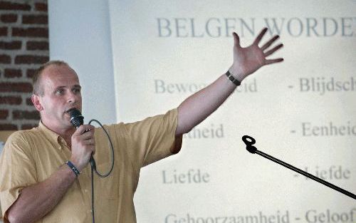 AMERSFOORT - „Hoe bewegen we tieners? We moeten Belgen worden. Nog beter: dubbele Belgen”, zei workshopleider CornÃ© Platschorre maandag op de studiedag ”Dromen van jongeren in de kerk” in Amersfoort. - Foto RD,(Anton(Dommerholt