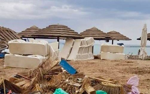 Afval op het strand. beeld Jeannette Gabay-Schoonderwoerd