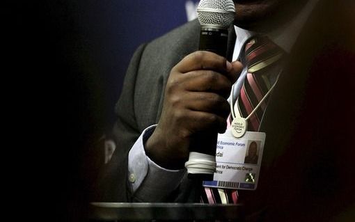 HARARE – De Zimbabwaanse Minister van Financiën ontkent dat het land 950 miljoen dollar krediet heeft gekregen van China. „Er is nog geen sprake van zo’n overeenkomst”, aldus minister Tendai Biti in The Zimbabwe Times zaterdag. Foto EPA