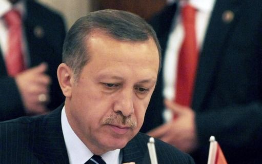 ANKARA – Tayyip Erdogan, de premier van Turkije, heeft dinsdag een radicale partij op Noord–Cyprus gewaarschuwd. De fel pro–Turkse Nationale Uniepartij (UBP) won zondag de verkiezingen op het Turkse deel van het eiland en streeft een tweestatenoplossing n