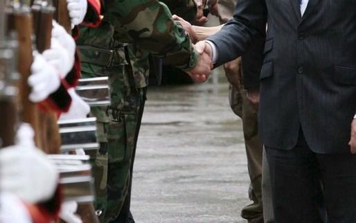 Minister Van Middelkoop van Defensie op bezoek in Irak. Foto EPA