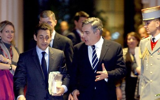 Sarkozy en Brown tijdens de EU-top in Brussel. Foto EPA