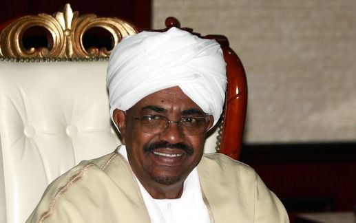 NEW YORK – Vertegenwoordigers van de Verenigde Naties zullen volgende week in Sudan de inauguratie van president Omar al–Bashir bijwonen, ondanks dat de leider gezocht wordt door het Internationaal Strafhof in Den Haag. Foto EPA