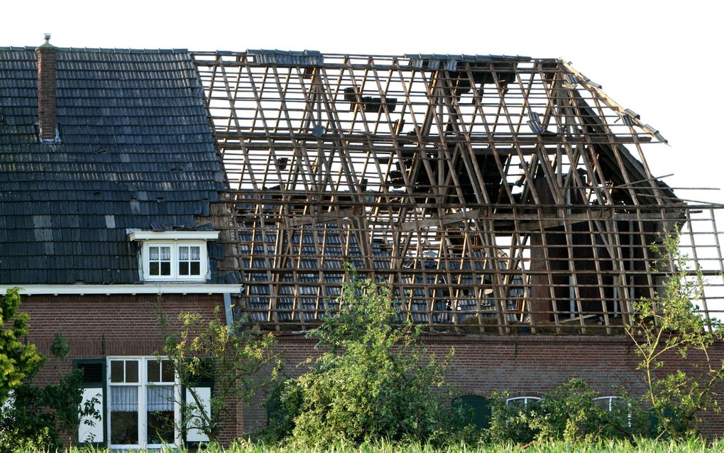 In de buurt van Vethuizen zijn veel huizen beschadigd. Foto ANP