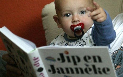 AMSTERDAM – Liefhebbers van Pluk van de Petteflet, Jip en Janneke en Floddertje kunnen over een paar jaar hun hart ophalen in het Annie M.G. Schmidthuis. Dat interactieve cultuurhuis ter ere van de overleden kinderboekenschrijfster opent de deuren in 2012