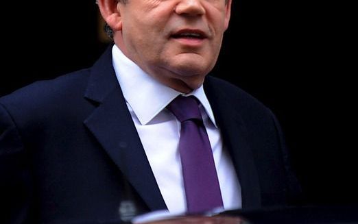 LONDEN – De Britse premier Gordon Brown kreeg het maandag toch voor elkaar de steun van de Labourfractie in het Lagerhuis te krijgen. Het lukte zijn tegenstanders niet om elkaar een eensgezinde aanval op hem uit te voeren. Foto EPA