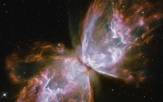 Nieuwe beelden van de recent gerepareerde ruimtetelescoop Hubble laten op een niet eerder vertoonde manier de heerlijkheid van God in het universum zien. Foto NASA