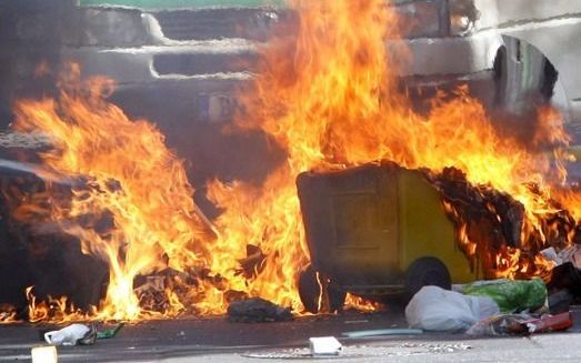 De politie in Dresden is zaterdag uitgerukt om botsingen tussen extreem rechtse en linkse betogers te voorkomen. Foto EPA