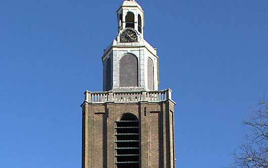 De Grote Kerk van Vlaardingen is sinds kort verlicht door ledlampen. Foto Quistnix, Wikimedia