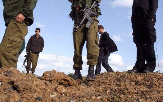 JERUZALEM – Israël heeft zaterdagochtend raketten afgevuurd op het zuiden van Libanon. Het land reageerde op drie raketaanvallen vanuit het noordelijke buurland, maakte het Israëlische leger bekend. Foto EPA