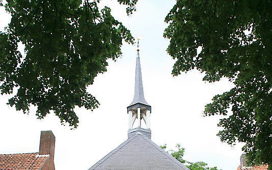 De protestantse kerk in Hilvarenbeek staat in de steigers. Foto uit 2011. Foto JHGS, Wikimedia