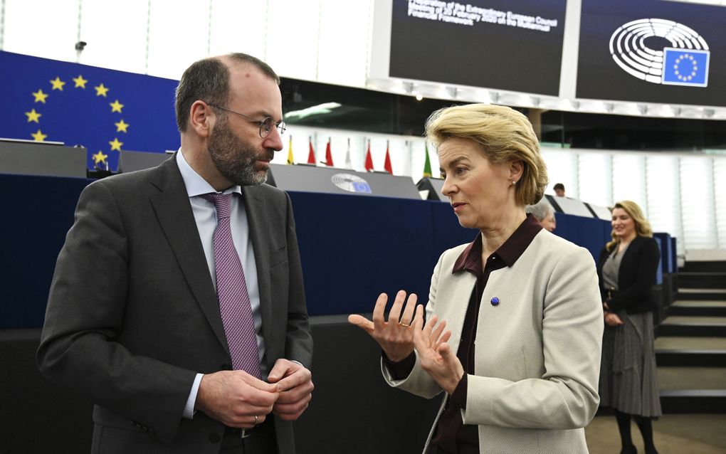 Manfred Weber en Ursula von der Leyen. beeld AFP, Frederick Florin