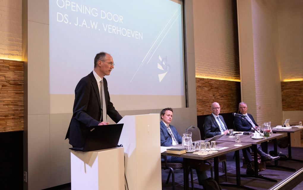 Ds. J. A. W. Verhoeven sprak donderdag in De Aker in Putten het openingswoord tijdens de jaarvergadering van de Gereformeerde Bond in de Protestantse Kerk in Nederland. beeld RD, Anton Dommerholt