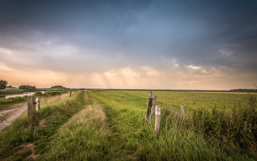 Onweer in Genemuiden, woensdag. beeld ANP