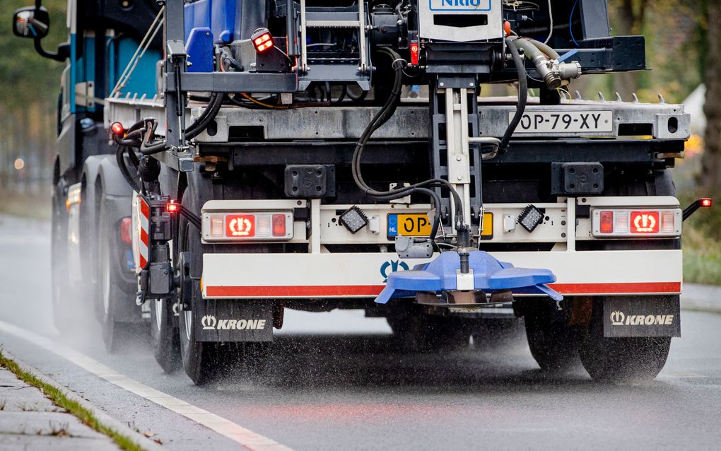 Rijkswaterstaat heeft de afgelopen nacht op veel snelwegen gestrooid. beeld ANP, Sem van der Wal