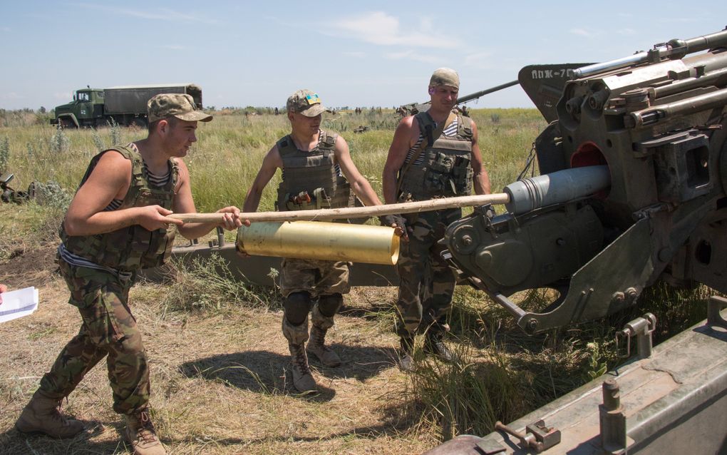 Oekraïense militairen tijdens een oefening. beeld EPA