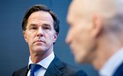 Premier Mark Rutte en Ernst Kuipers, minister van Volksgezondheid, Welzijn en Sport. beeld ANP, Sem van der Wal 