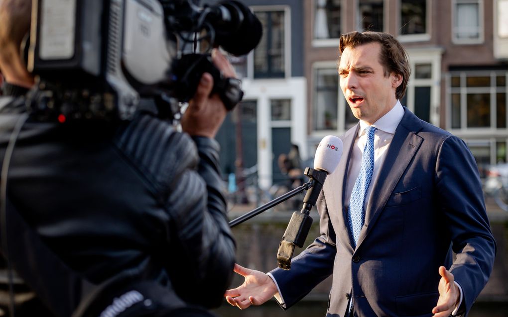 Thierry Baudet staat de pers te woord. beeld ANP, Robin van Lonkhuijsen