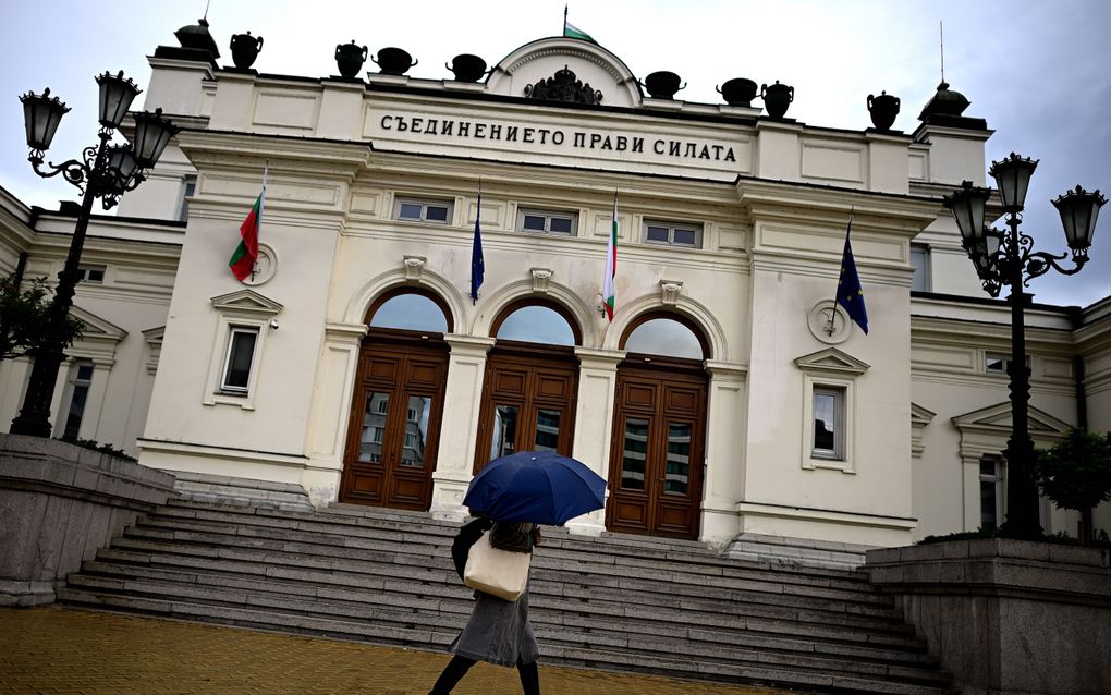 Het parlementsgebouw in Sofia, Bulgarije. beeld EPA, Vassil Donev 