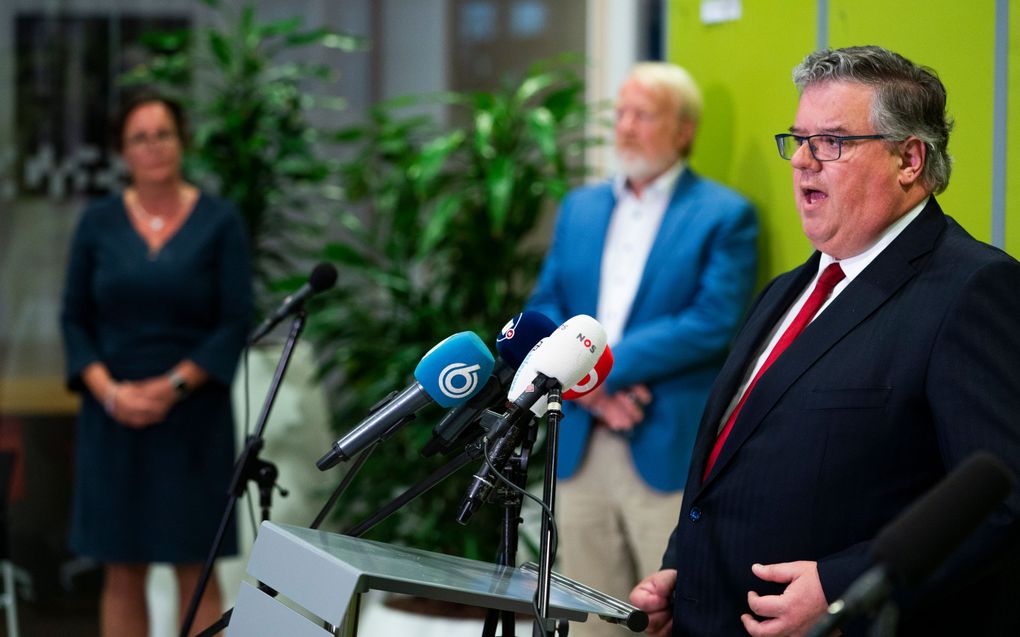 Burgemeester van Nijmegen en voorzitter van het veiligheidsberaad Hubert Bruls tijdens de persconferentie over lokale mondkapjesplicht. Beeld ANP, Jeroen Jumelet