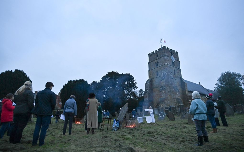 In het zuidoosterse Brenchley hield een kerk een buitenkerkdienst. beeld AFP, Ben Stansall