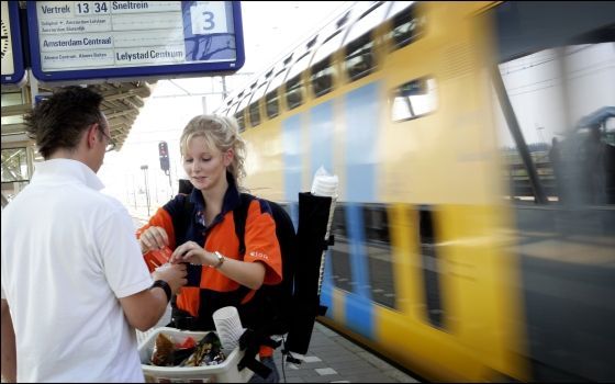 Koffie op NS-station. Foto ANP