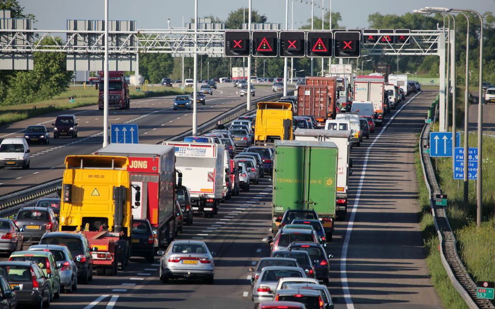 Nederlanders geloven in meer rijstroken. Foto ANP