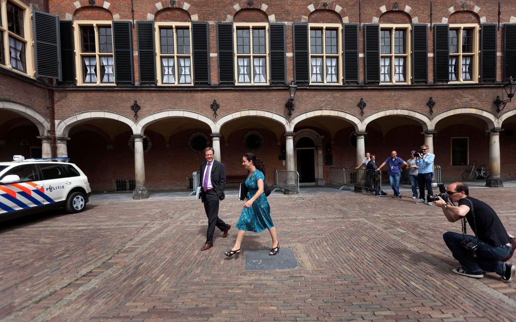 Het overleg om te komen tot een zogeheten paarspluscombinatie is dinsdagmorgen hervat in bijzijn van een aantal secondanten. Foto ANP