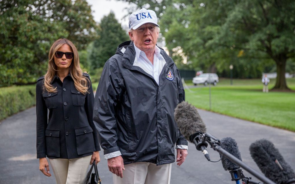 De Amerikaanse president Donald Trump en zijn vrouw Melania. beeld EPA