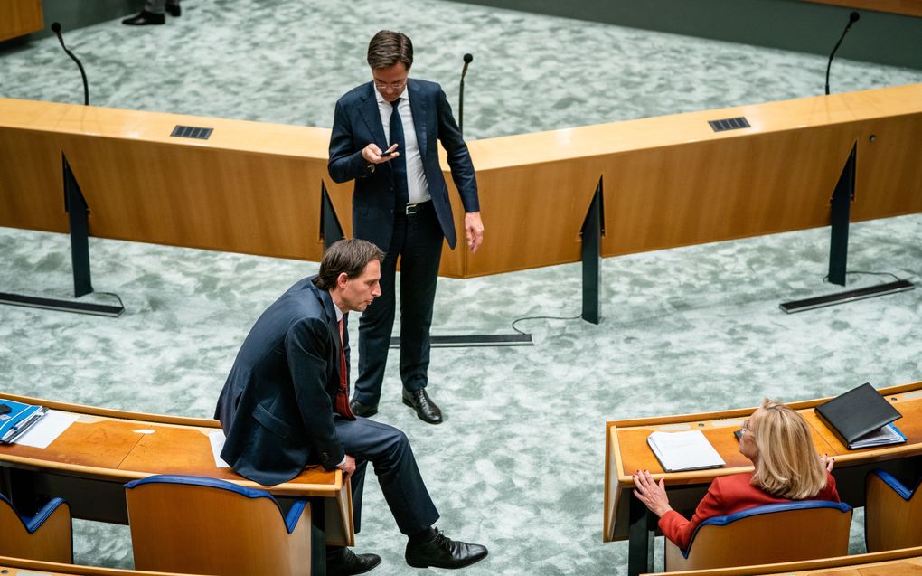 Mark Rutte (VVD), Wopke Hoekstra (CDA) en Sigrid Kaag (D66). beeld ANP, Bart Maat