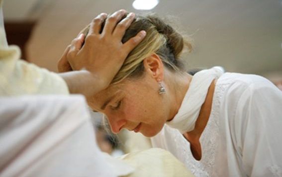 „Een zegenwoord is geen magische formule, niet geladen met kracht, net zomin als het opleggen van een hand dat is.” Foto RD