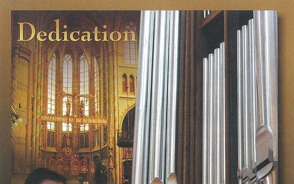 Dedication; Edwin Vooijs bespeelt het orgel van de St.-Willibrordkerk in Utrecht; WIPE productions (WPR990629); € 18,50; bestellen: edwinvooijs.com.