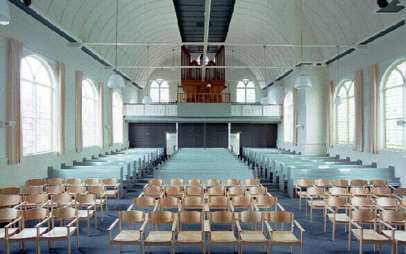 Interieur van het kerkgebouw van de voortgezette gereformeerde kerk in Boornbergum, een van de vijf gemeenten die bij de vGKN zijn aangesloten. beeld vGKN Boornbergum