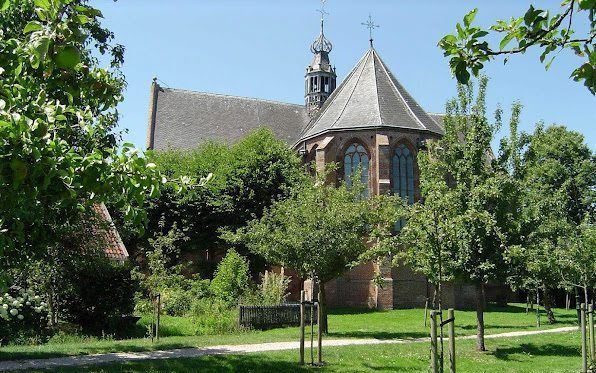 De Grote Kerk te Oosthuizen. Foto Google Plus