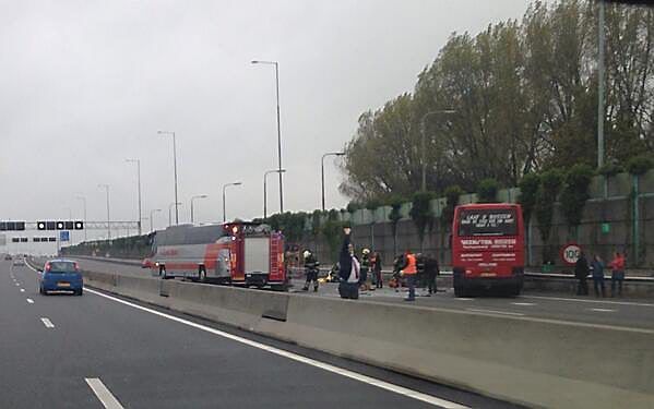 Busongeluk bij Muiden. Beeld Han Dieperink