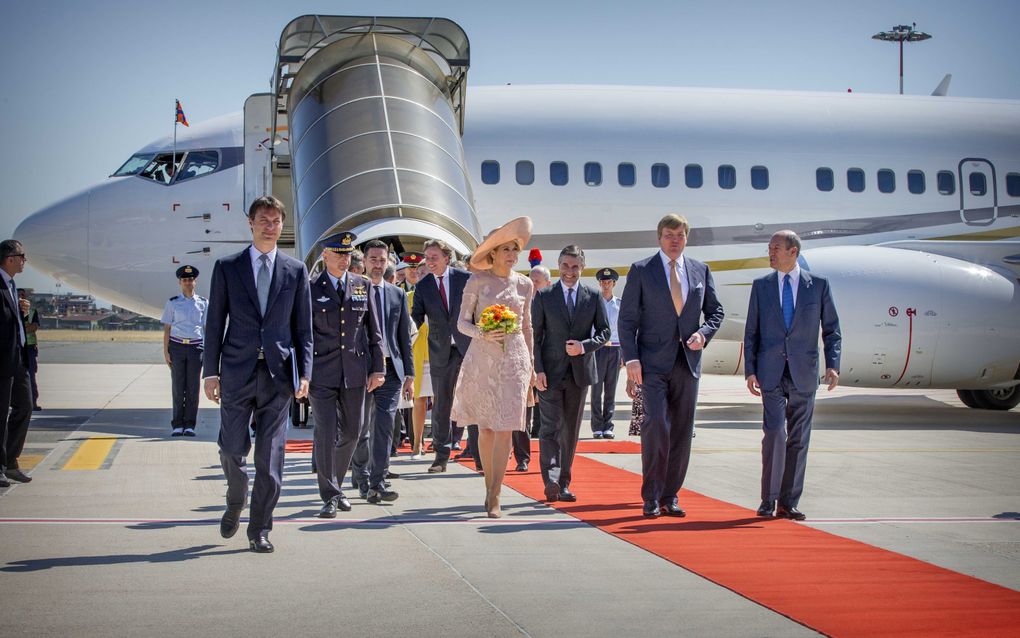 Koning Willem-Alexander en Koningin Máxima arriveren op de luchthaven Ciampino voor het vierdaagse staatsbezoek aan Italië en Vaticaanstad. beeld ANP