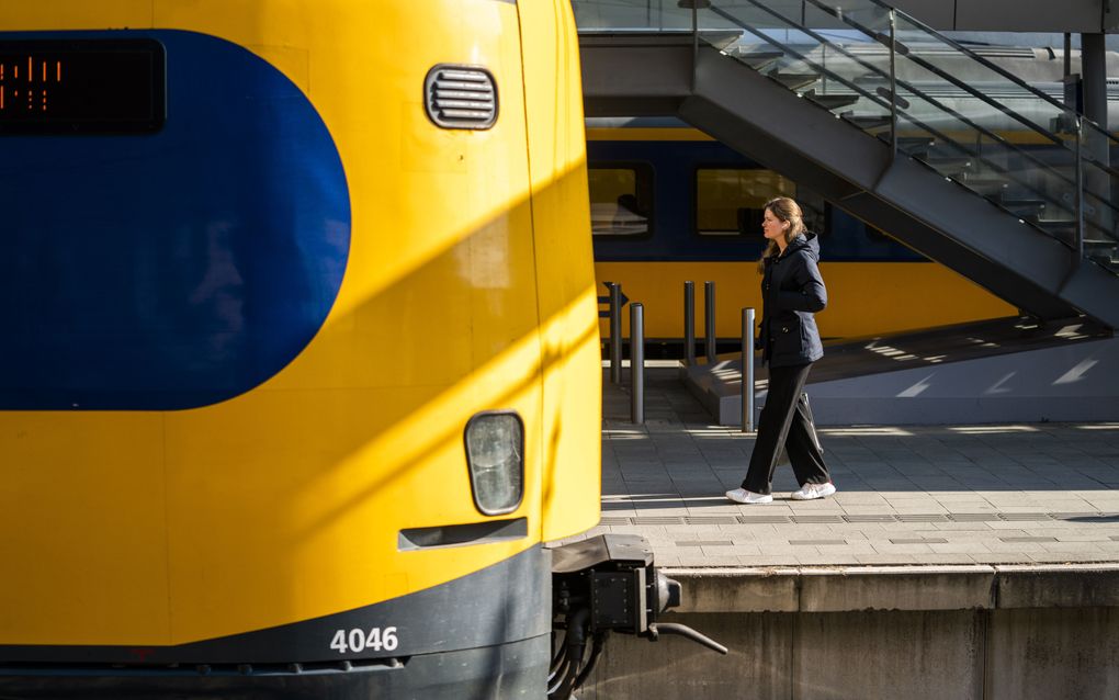 Vrouw (19) Aangerand In Trein Alkmaar, Dader Wordt Gezocht