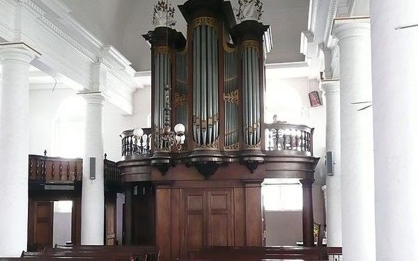 Het Bätzorgel in de Maarten Lutherkerk in Paramaribo. beeld Hans Mudde