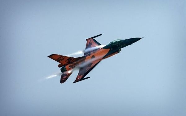 F16's onderscheppen Russische bommenwerpers. Foto ANP