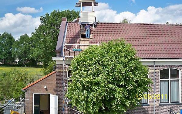 Sinds vrijdag staat een torentje op de Hervormde Kapel in Sint Jansklooster. Foto Hervormde Gemeente Sint Jansklooster