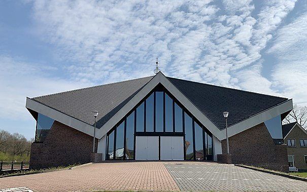 De christelijke gereformeerde Sionskerk in Damwoude. beeld kerktijden.nl